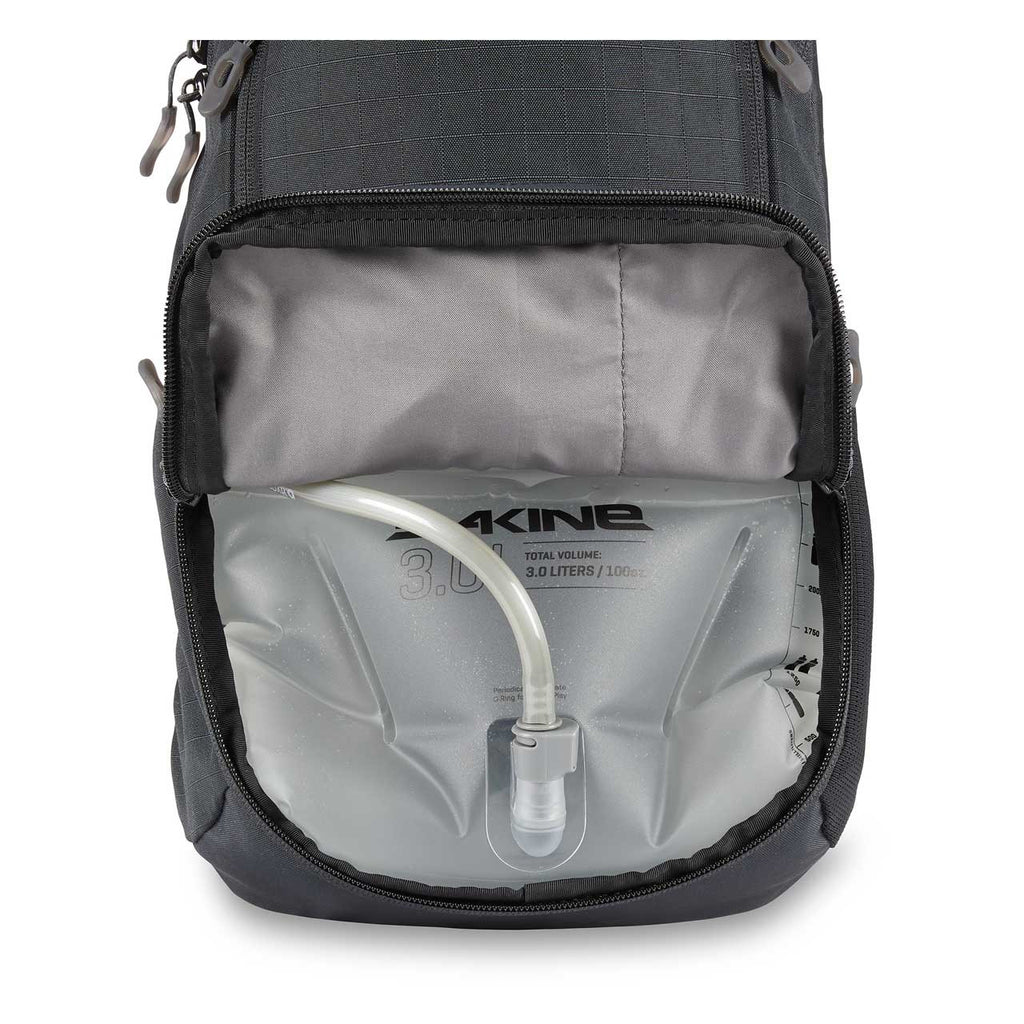  Dakine Syncline 12L Hydration Pack - Used