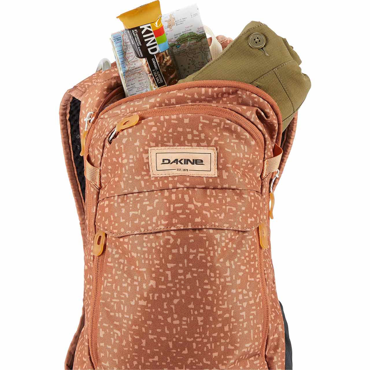  Dakine Women's Syncline 12L Hydration Pack - Used