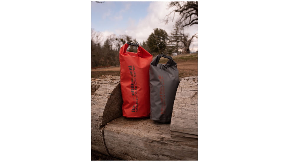  ALPS Mountaineering Torrent 20L