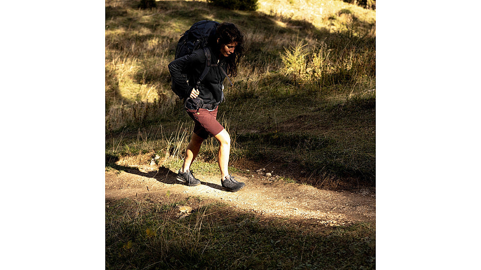  Fjallraven Abisko Trail Stretch Shorts - Women's