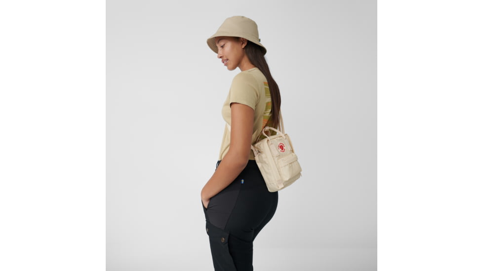  Fjallraven Kanken Sling Daypack