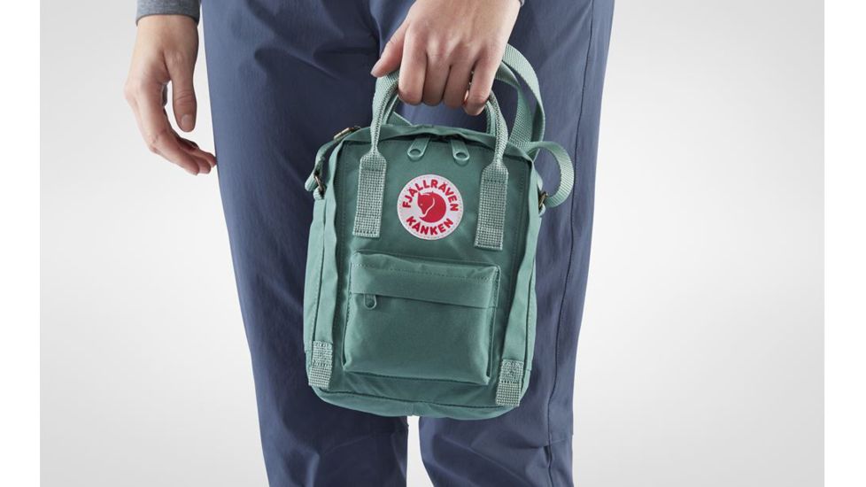  Fjallraven Kanken Sling Daypack