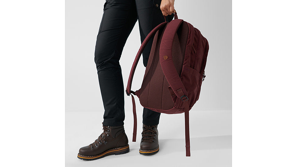  Fjallraven Raven 28 Backpack