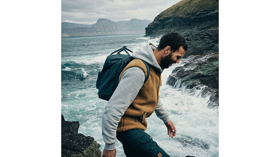  Fjallraven Logo Hoodie - Men's