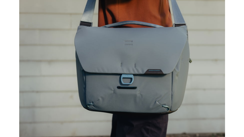  Peak Design Everyday 13 Liters Messenger Bag