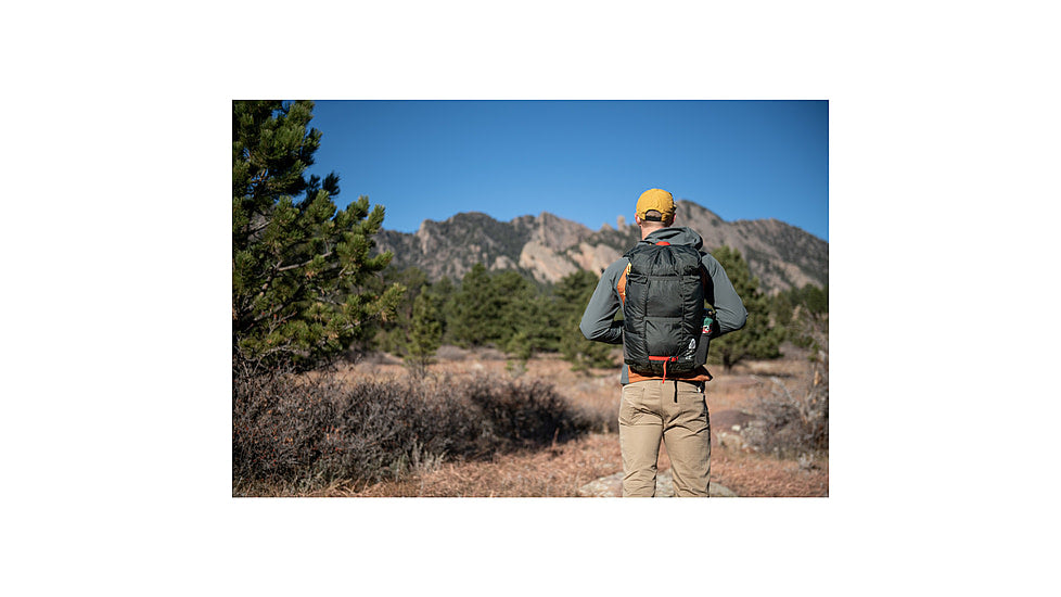  Sierra Designs 20-30L Flex Hike Backpack